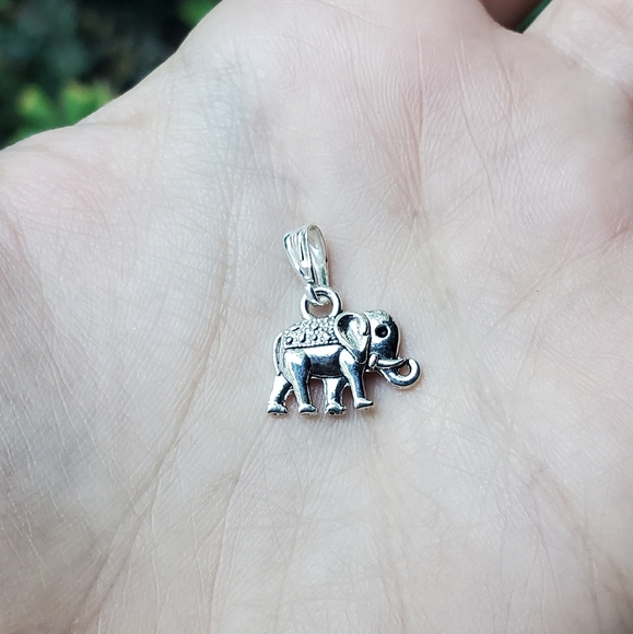 New Tiny Silver Elephant Charm - Picture 9 of 9